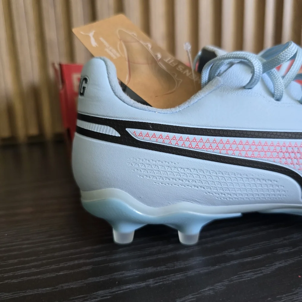 New Puma King Pro FG/AG Silver Sky Blue Soccer Cleats 107569 01 Womens Size 5.5